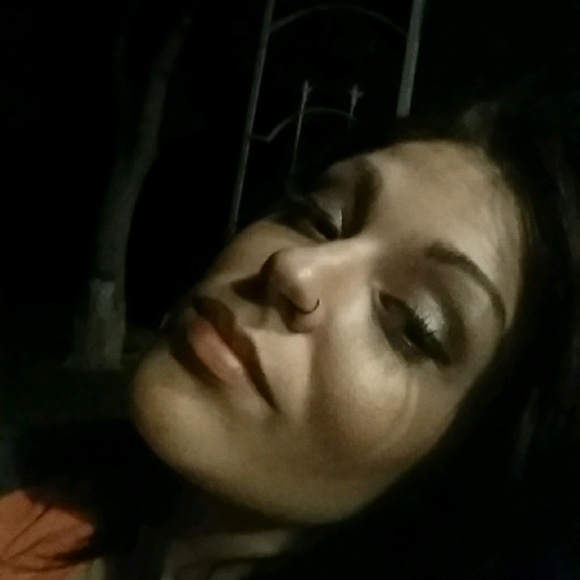 Meet your Posher, Kelsey - Picture 1 of 1